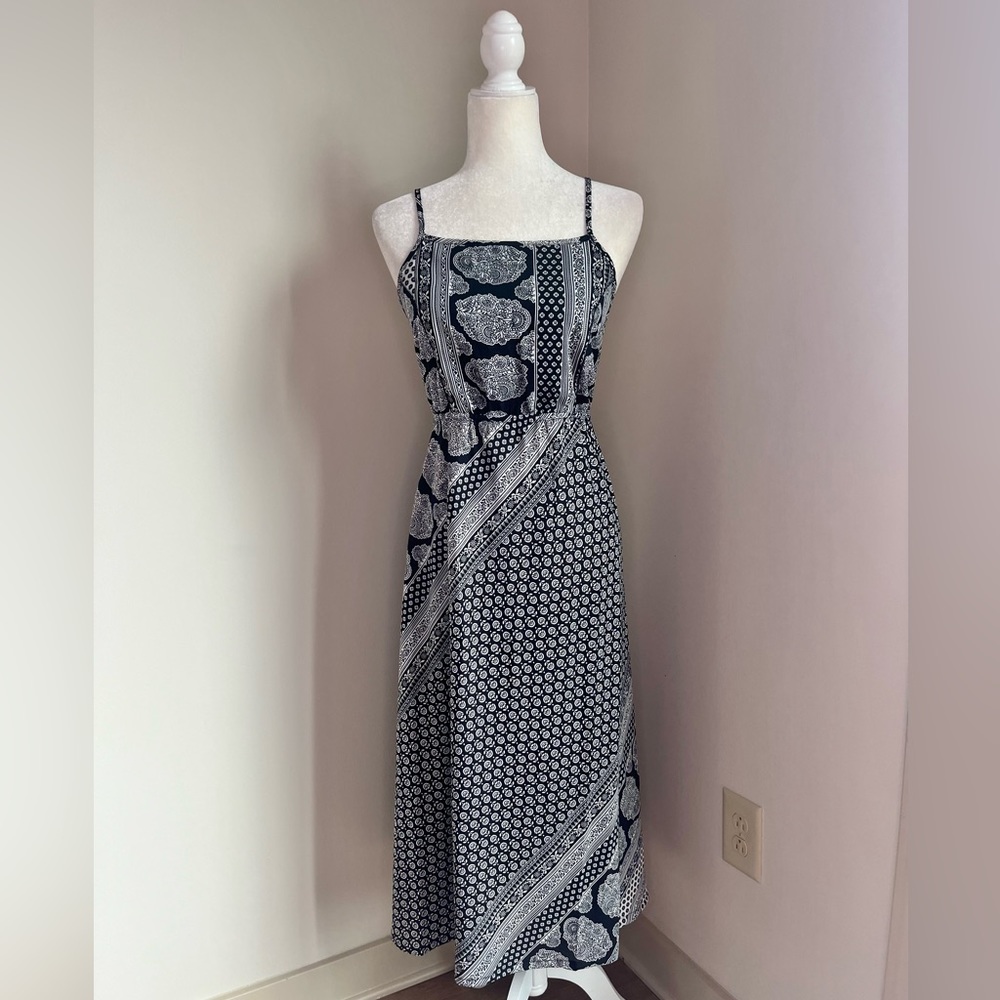 BooHoo Lace Up Back Midi Dress with Paisley/Mixed Print